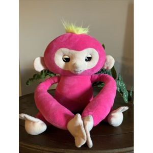 WowWee Fingerlings Hugs Bella Pink Monkey Interactive Plush -Tested, Works Great
